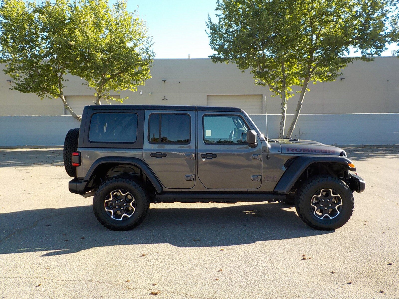 Used 2023 Jeep Wrangler Unlimited Rubicon w/ LED Lighting Group image 2