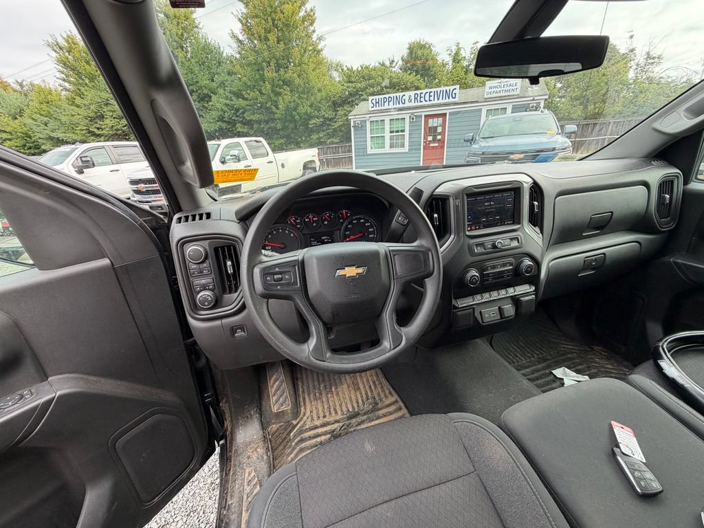 Used 2022 Chevrolet Silverado 1500 Custom AWD/4WD image 17