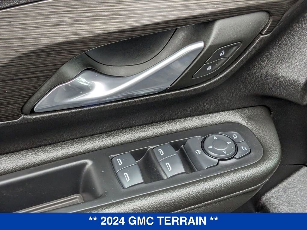 Used 2024 GMC Terrain SLE image 12