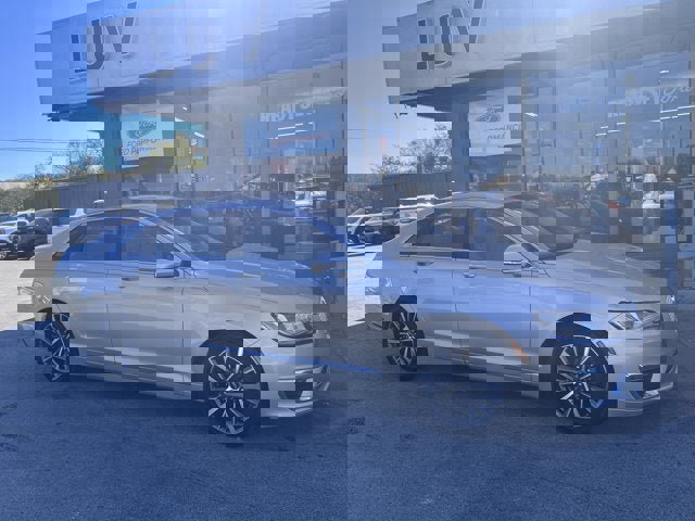 Used 2017 Lincoln MKZ Premiere image 2