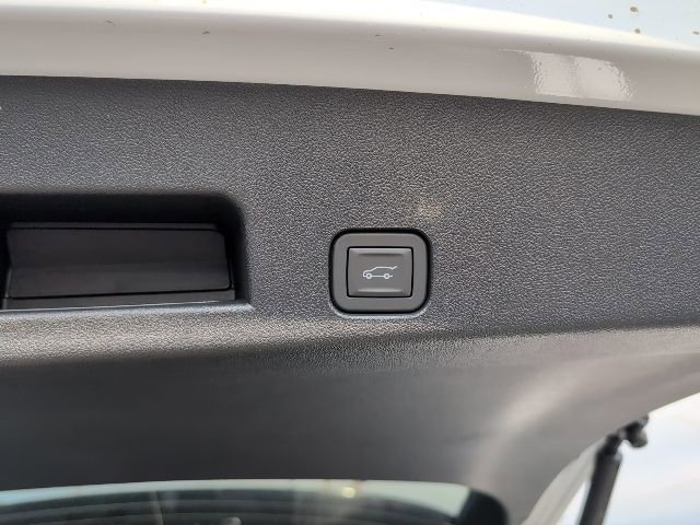 New 2026 Chevrolet Traverse LT w/ Driver Confidence Package image 12