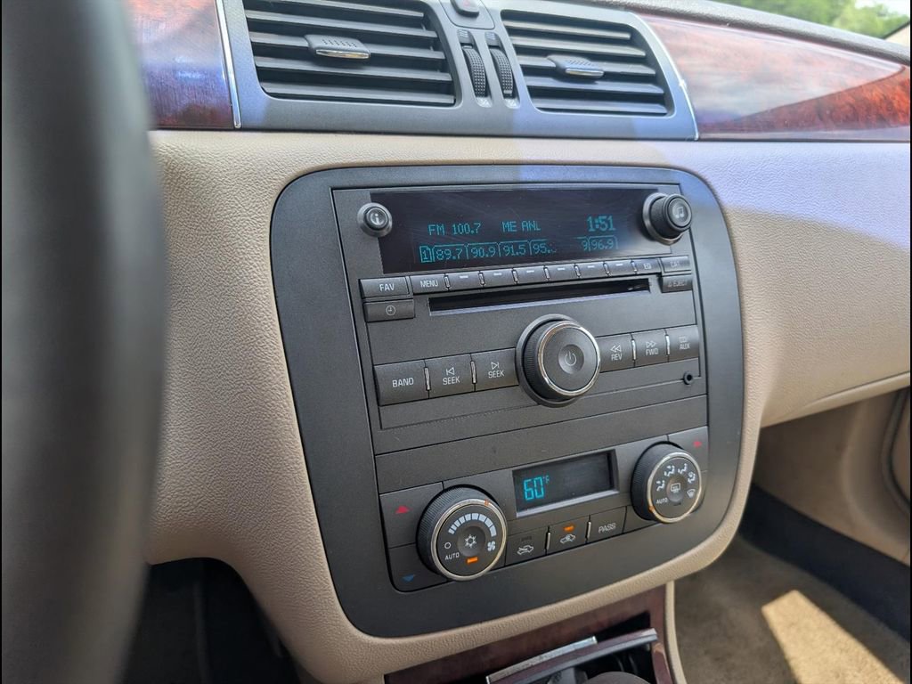 Used 2007 Buick Lucerne CXL w/ Luxury Package FWD image 17