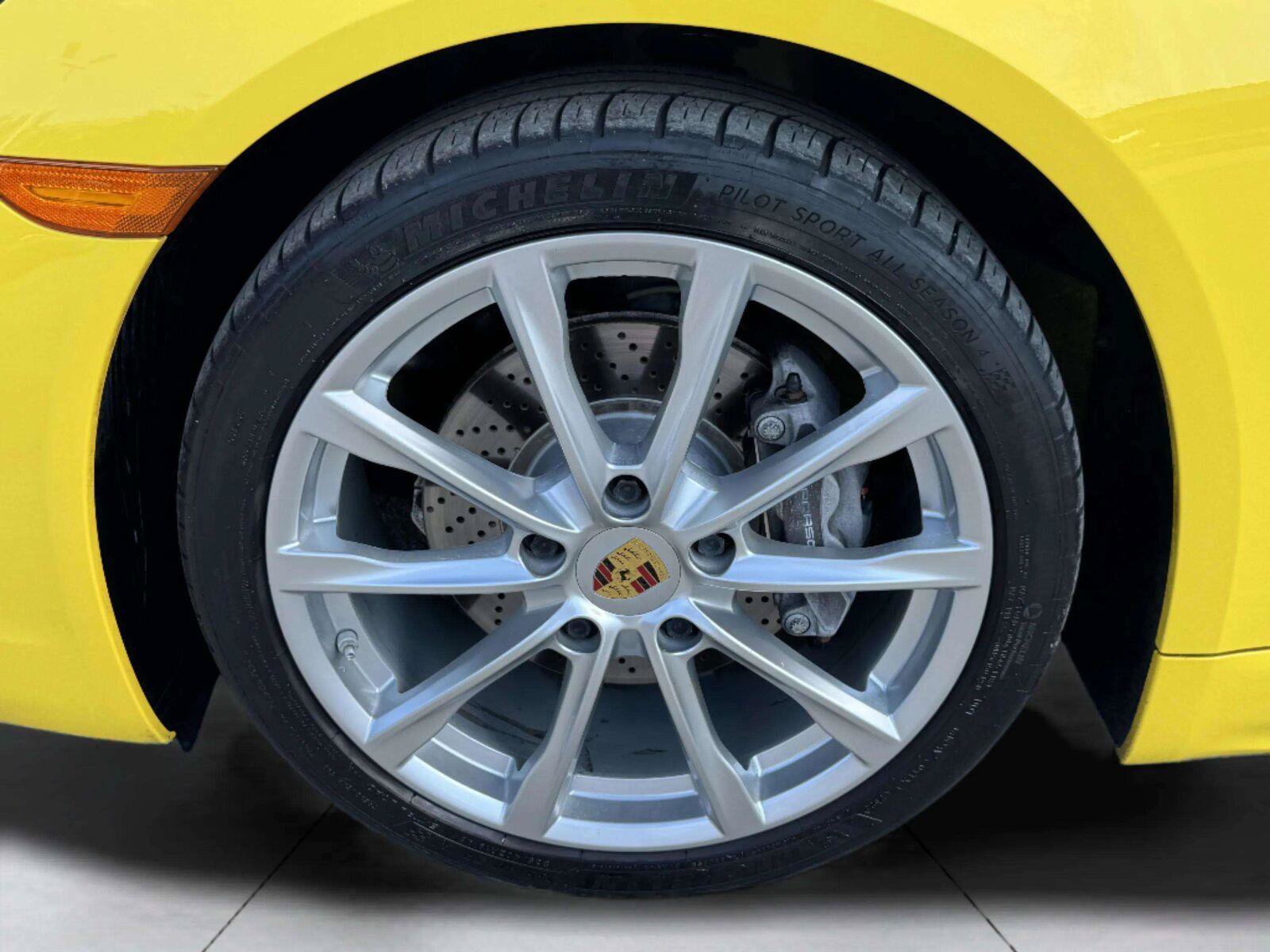 Used 2018 Porsche 718 Boxster RWD image 37