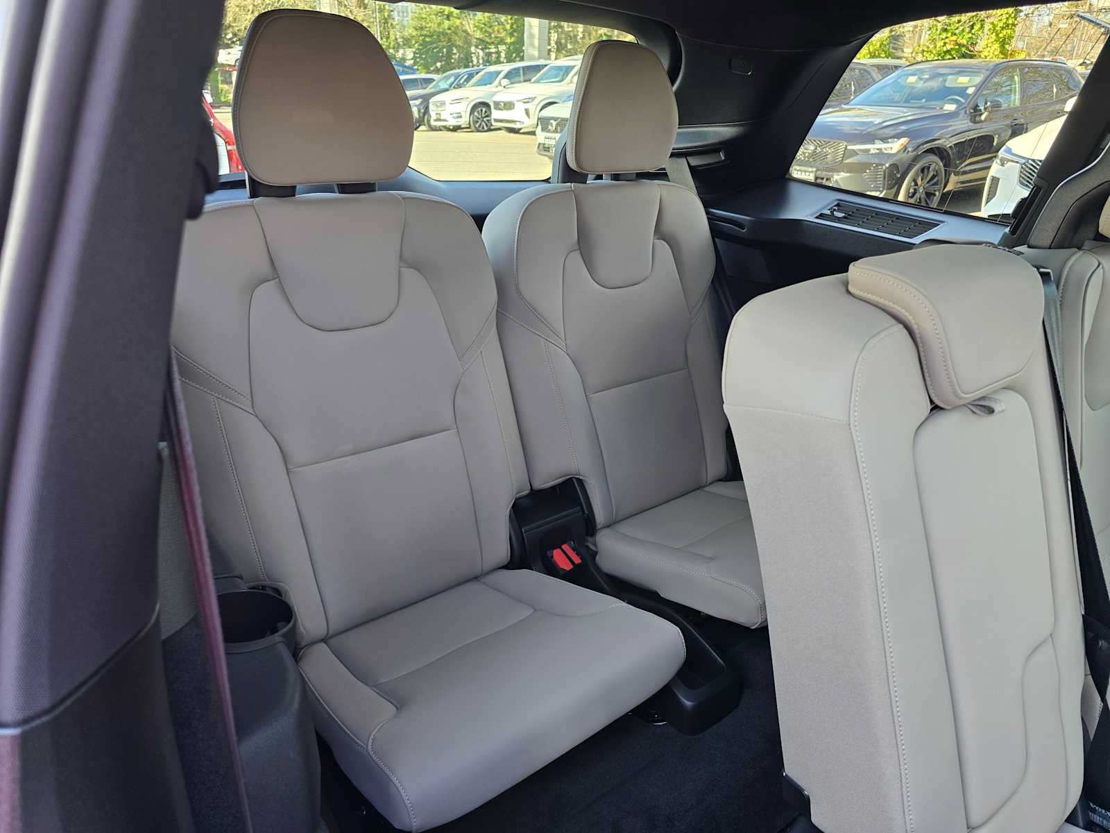 New 2026 Volvo XC90 B6 Plus w/ Protection Package Premier AWD/4WD image 13