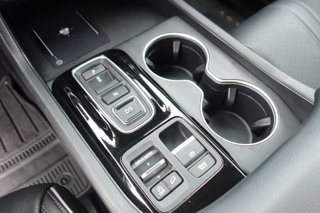 Used 2025 Honda Pilot Elite image 23