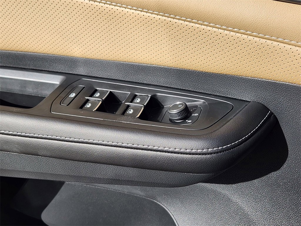 New 2026 Volkswagen Atlas Cross Sport SE image 5