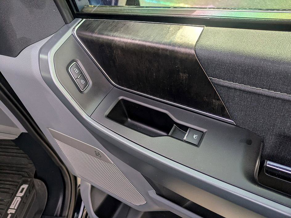 Used 2021 Ford F150 Lariat w/ Equipment Group 502A High image 31