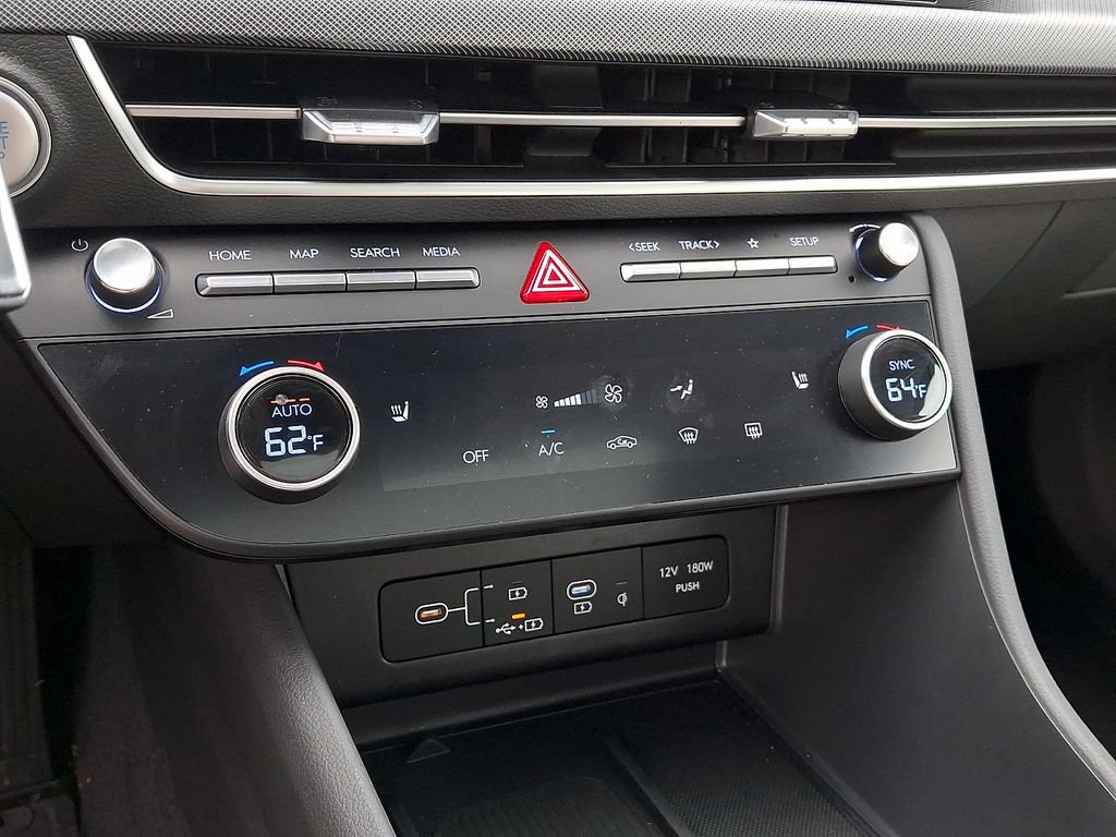 Used 2025 Hyundai Sonata SEL FWD image 16