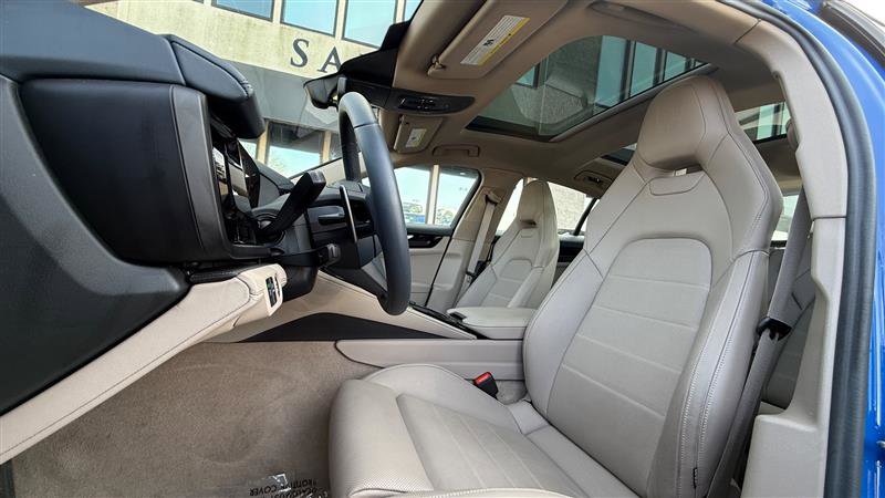Used 2025 Porsche Panamera 4 image 16