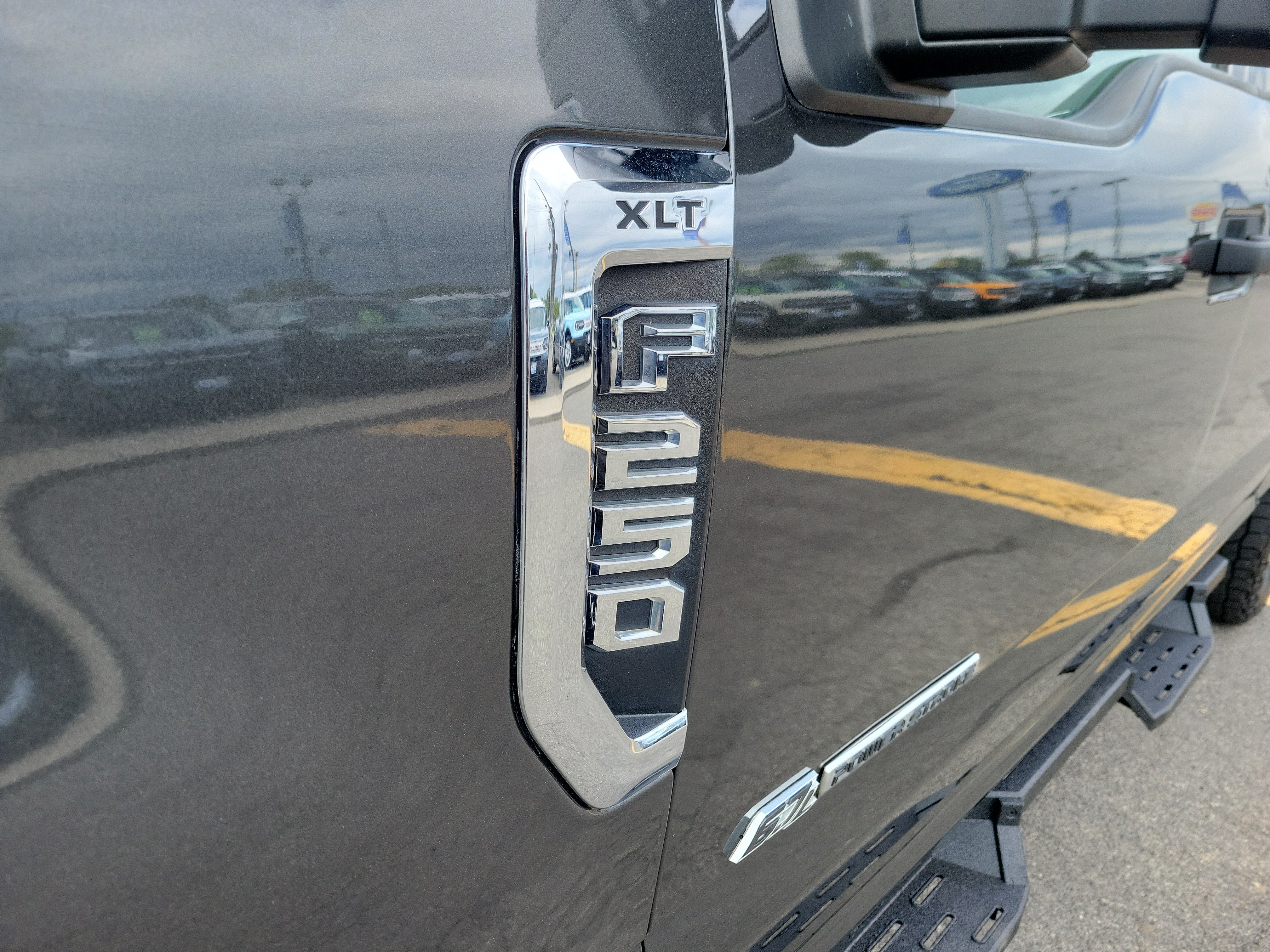 Certified 2019 Ford F250 XLT AWD/4WD image 9