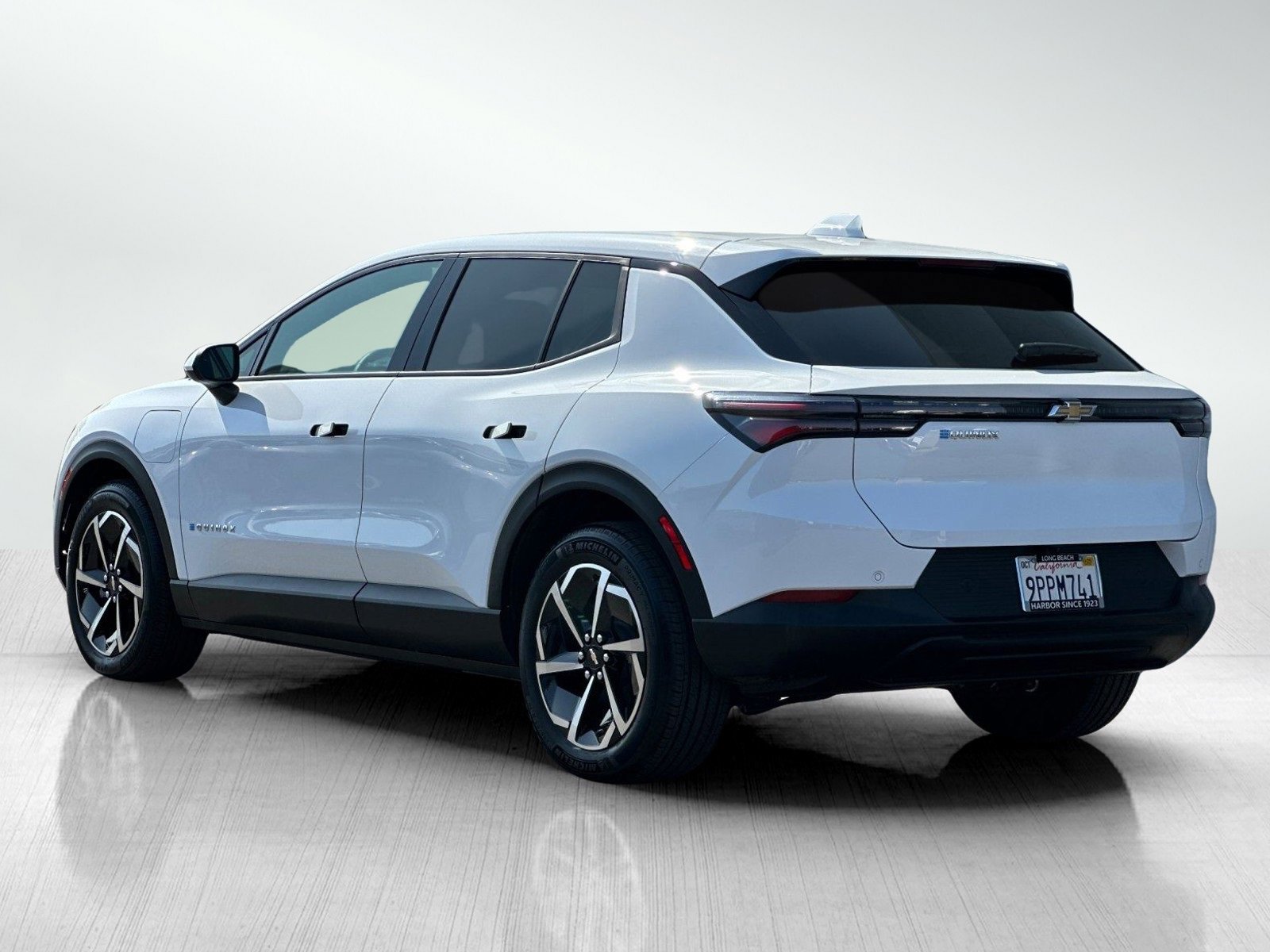 Used 2025 Chevrolet Equinox EV LT image 6