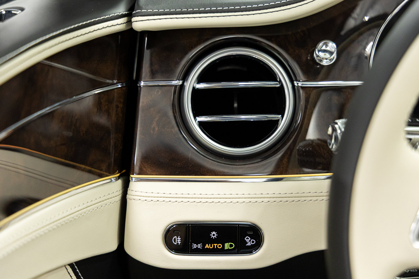 New 2026 Bentley Continental GT Azure AWD/4WD image 38