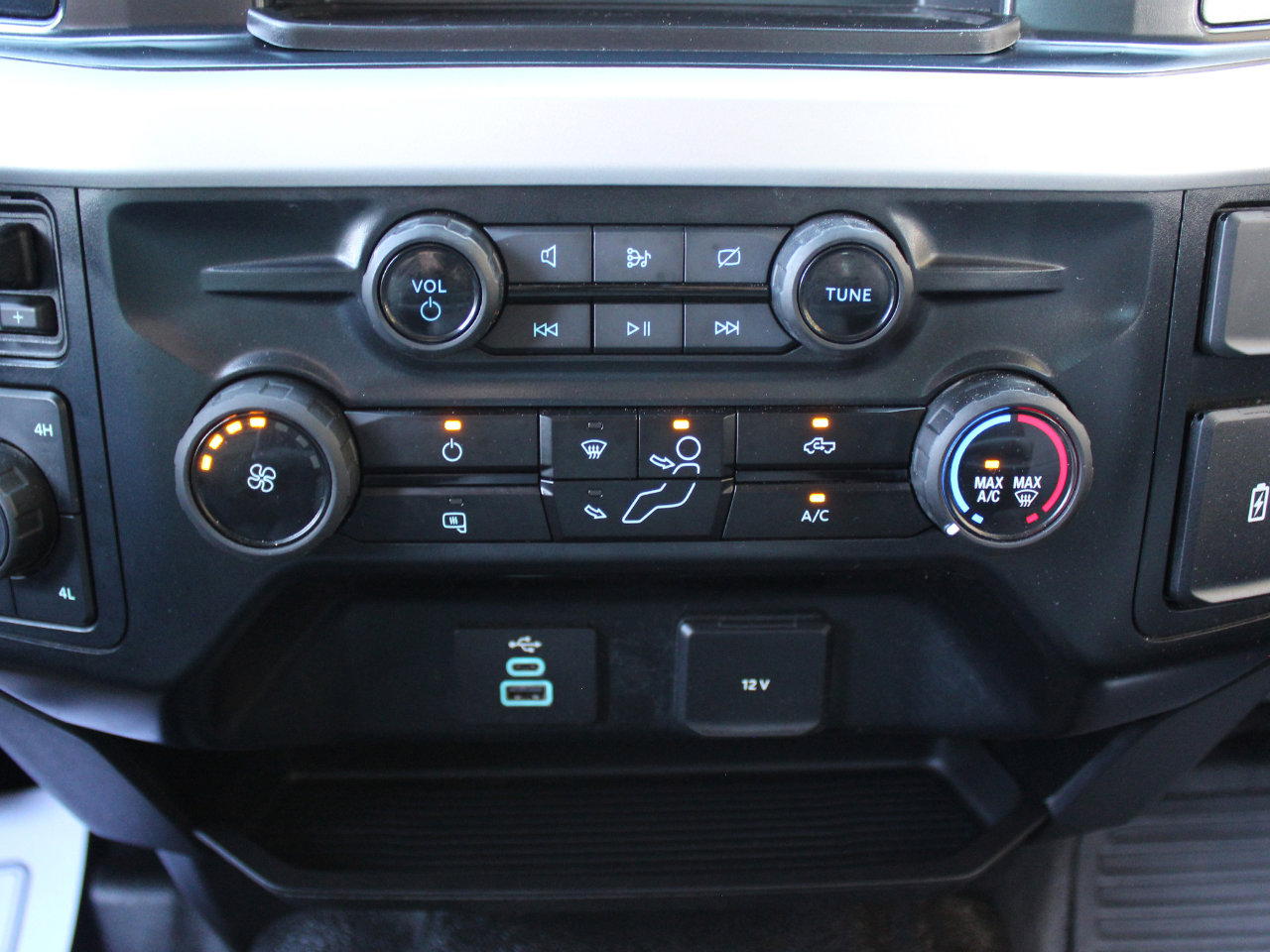 Used 2024 Ford F250 XL image 32