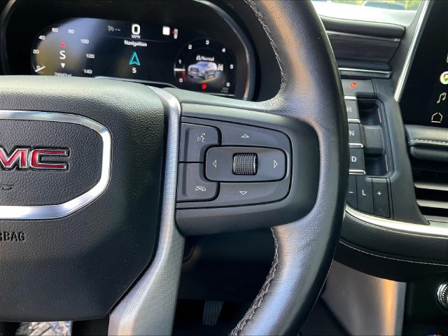 Used 2022 GMC Yukon XL SLT w/ SLT Premium Package AWD/4WD image 14
