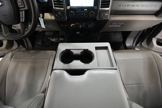Used 2017 Ford F350 XLT w/ XLT Premium Package AWD/4WD image 33