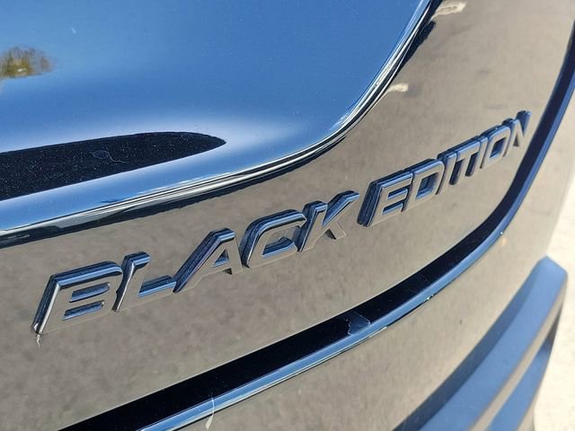 Certified 2025 Honda Pilot Black Edition image 8
