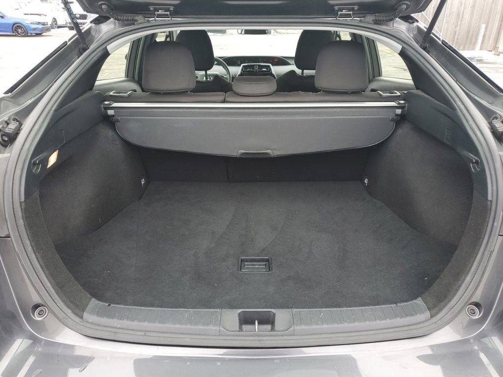 Used 2021 Toyota Prius LE image 27