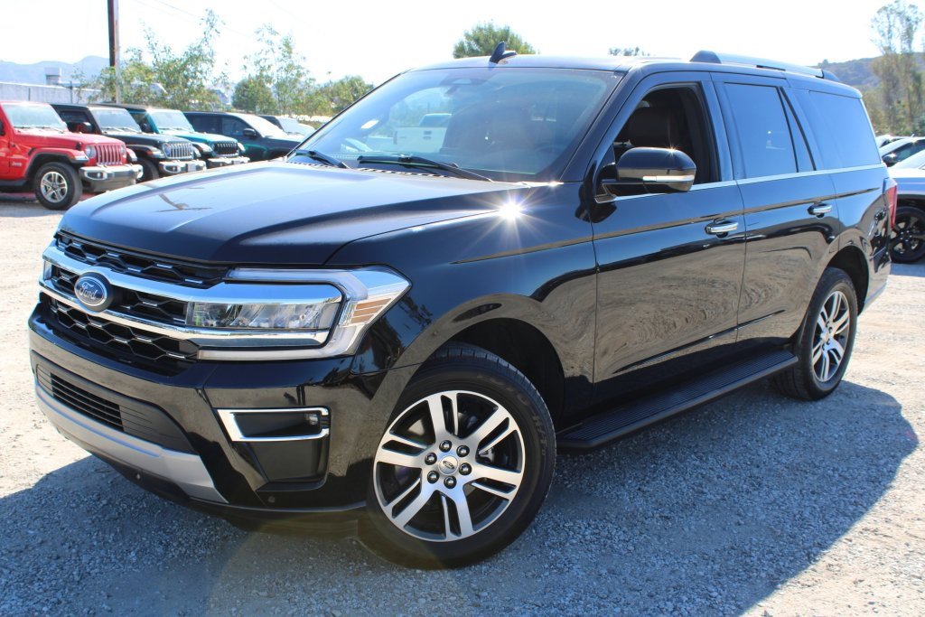 Used 2024 Ford Expedition Limited image 1
