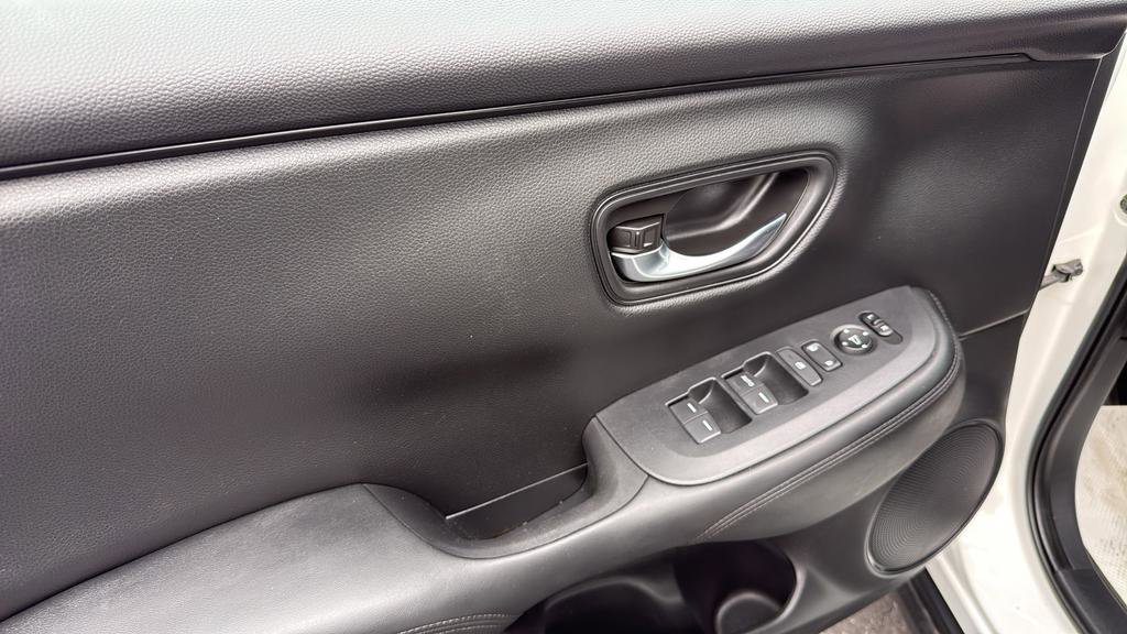 Used 2023 Honda HR-V LX image 10