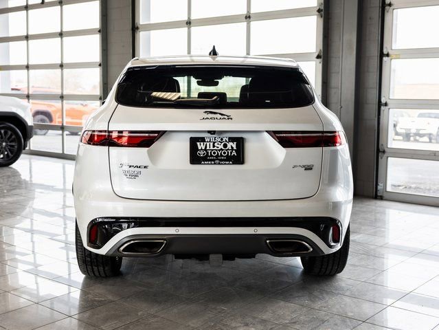 Used 2023 Jaguar F-PACE R-Dynamic S image 4