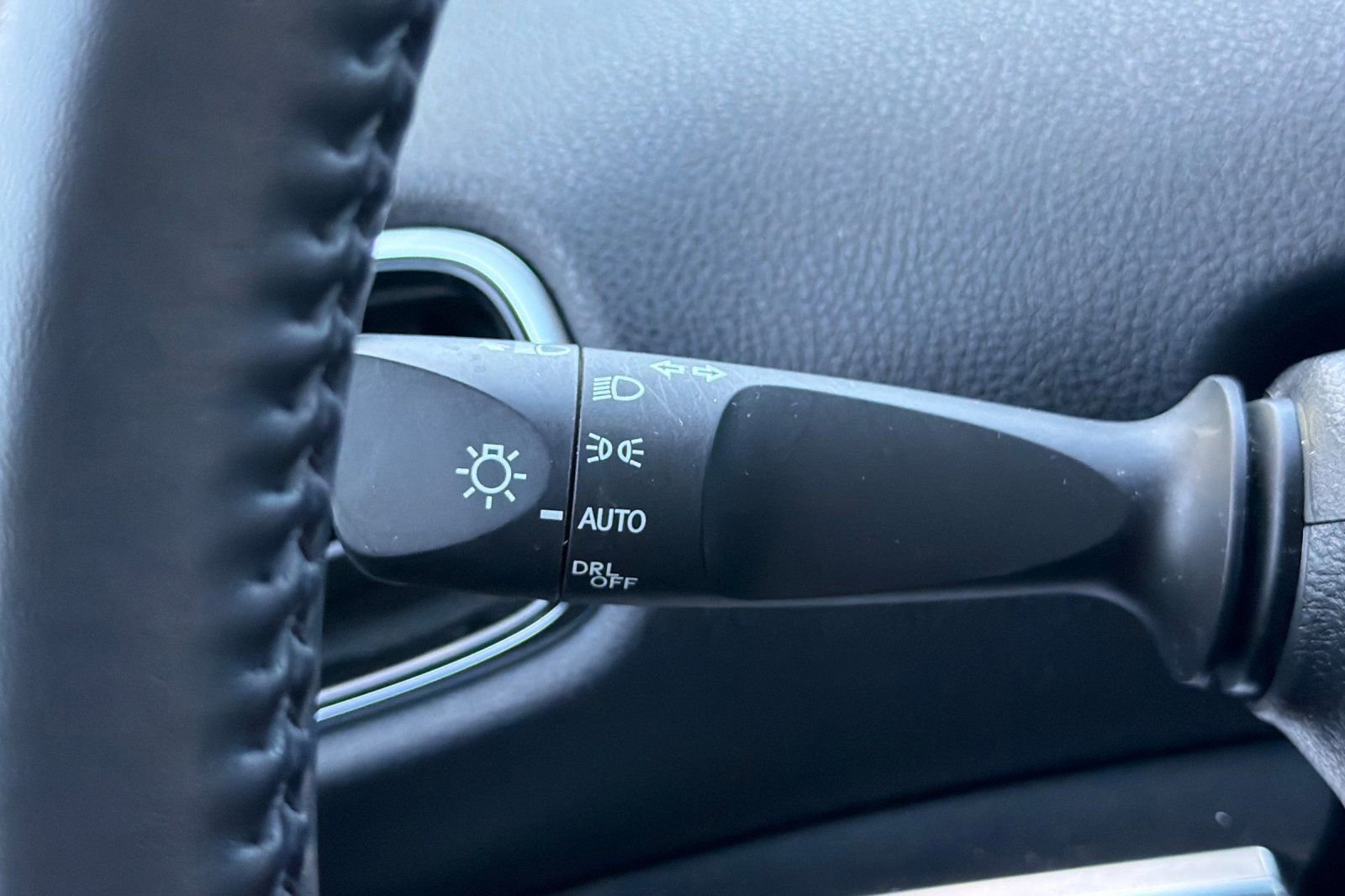 Used 2019 Toyota Prius Prime Premium FWD image 37