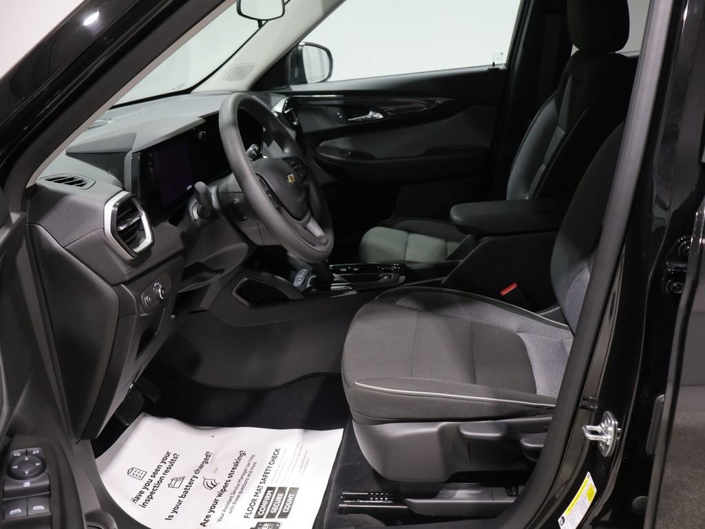 Used 2025 Chevrolet TrailBlazer LT image 10
