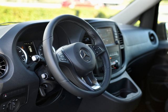 Used 2023 Mercedes-Benz Metris Passenger image 22