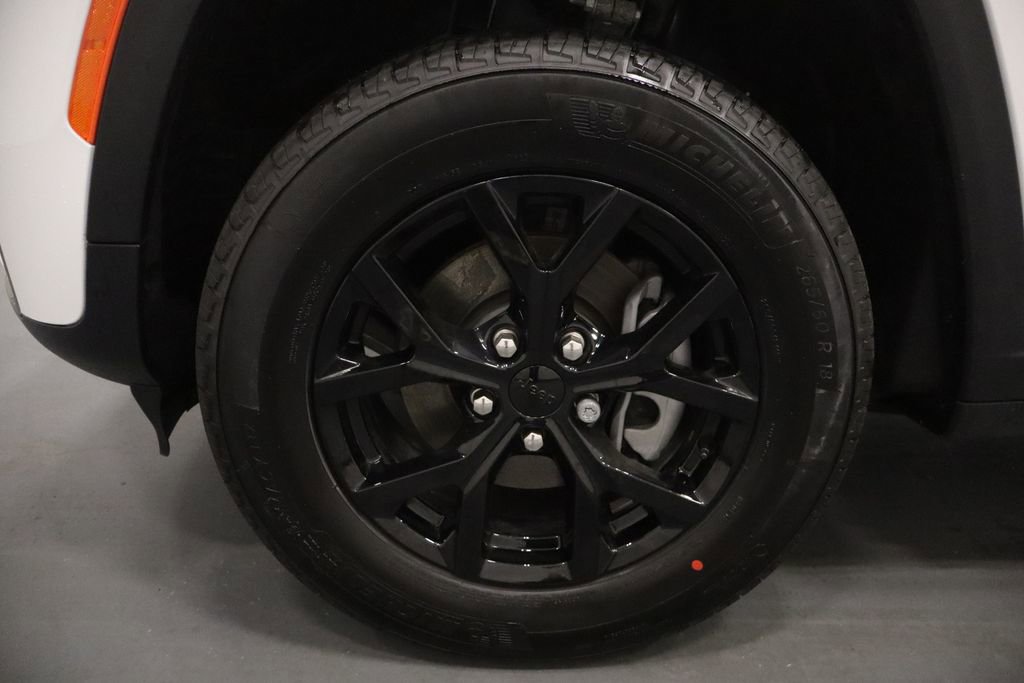 New 2026 Jeep Grand Cherokee Altitude AWD/4WD image 24