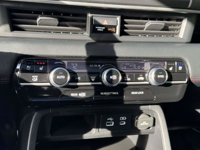 Certified 2025 Honda Pilot Black Edition image 28