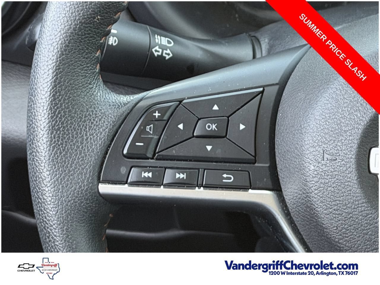 Used 2023 Nissan Kicks SR FWD image 13