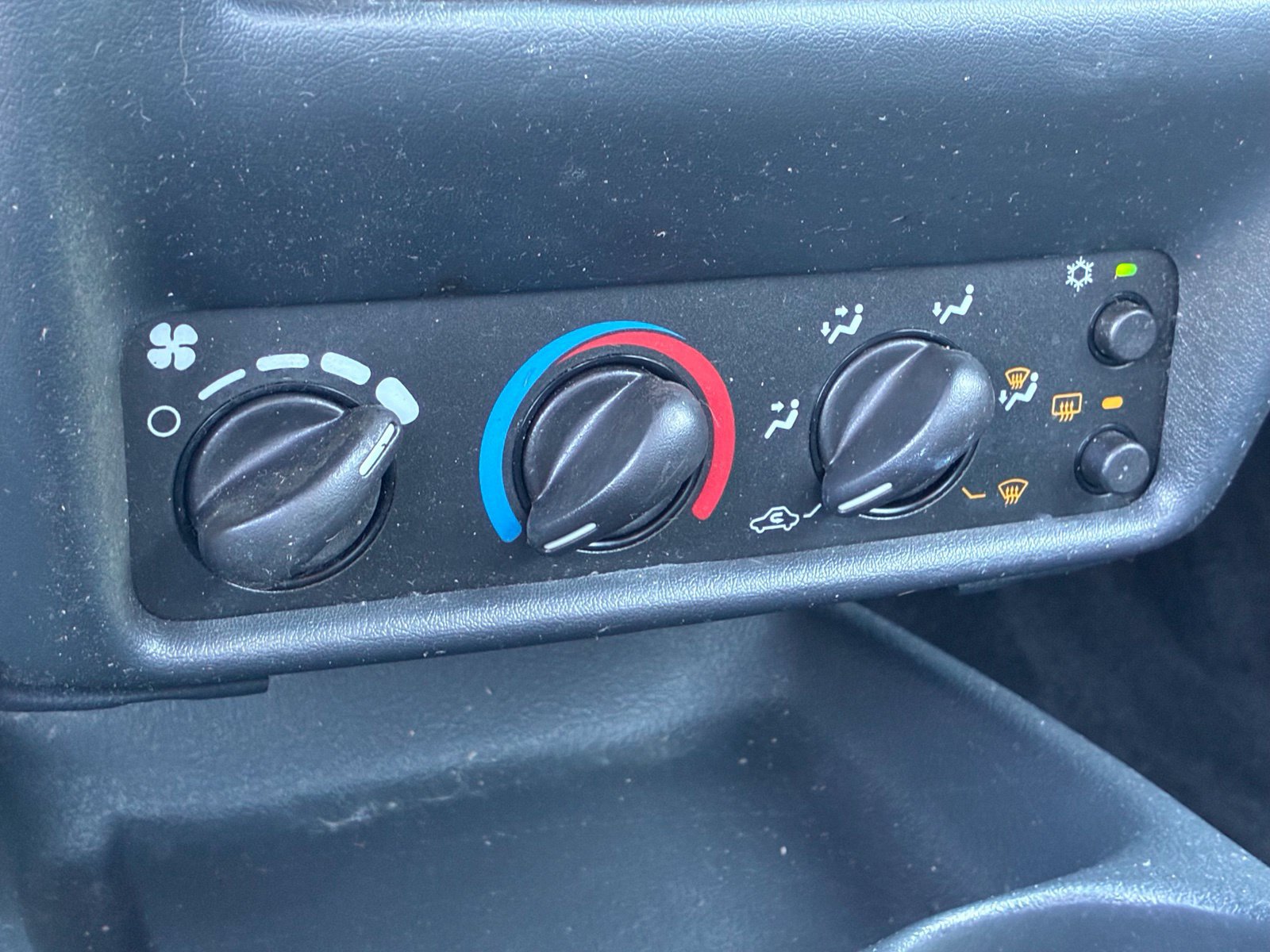 Used 2003 Chevrolet Cavalier LS FWD image 20
