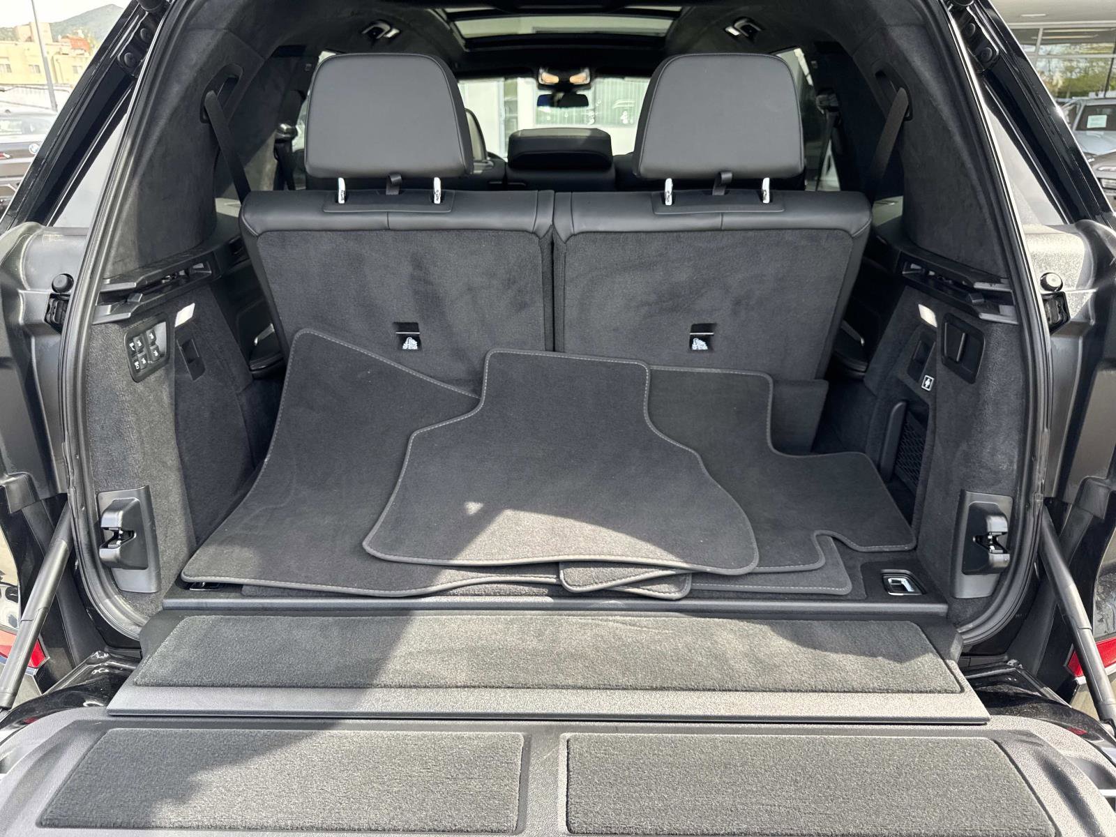 Used 2025 BMW X7 xDrive40i w/ M Sport Package image 5