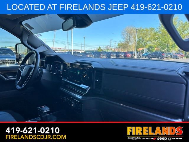 Used 2024 Chevrolet Silverado 1500 RST w/ Z71 Off-Road Package AWD/4WD image 11