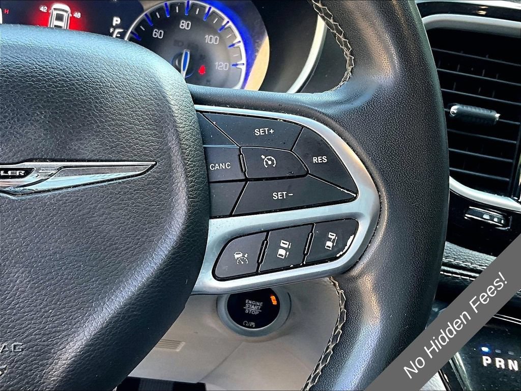 Used 2023 Chrysler Pacifica Touring-L FWD image 16