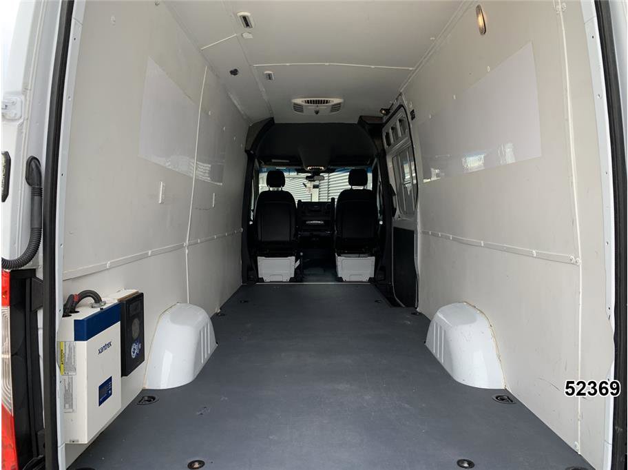 Used 2023 Mercedes-Benz Sprinter 2500 image 9