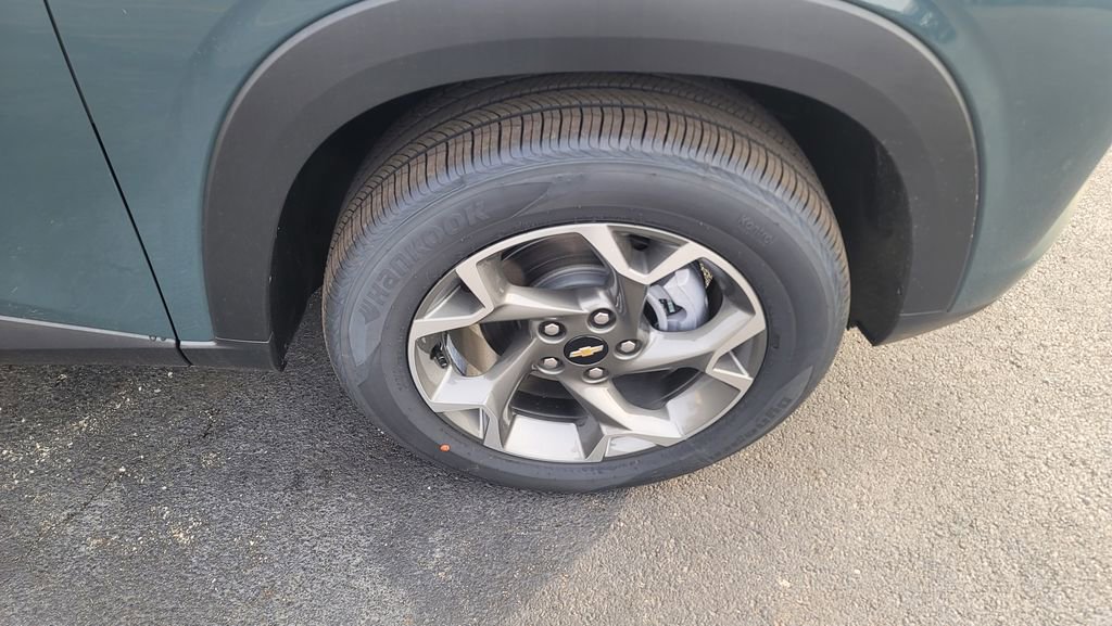 New 2026 Chevrolet Trax LT w/ Driver Confidence Package image 15