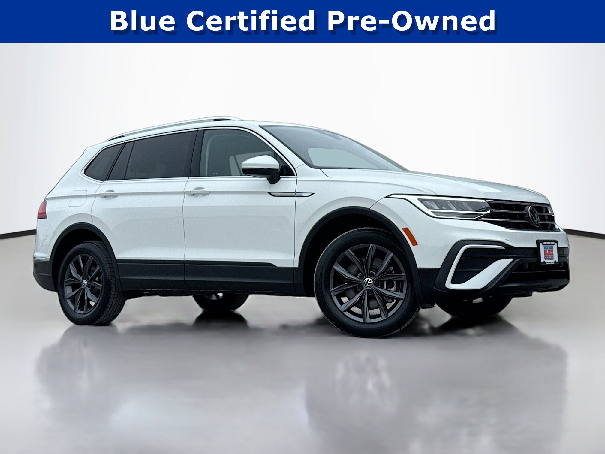 Used 2022 Volkswagen Tiguan SE w/ Panoramic Sunroof Package