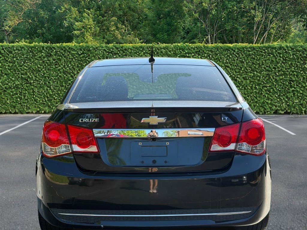 Used 2014 Chevrolet Cruze LT w/ RS Package FWD image 5