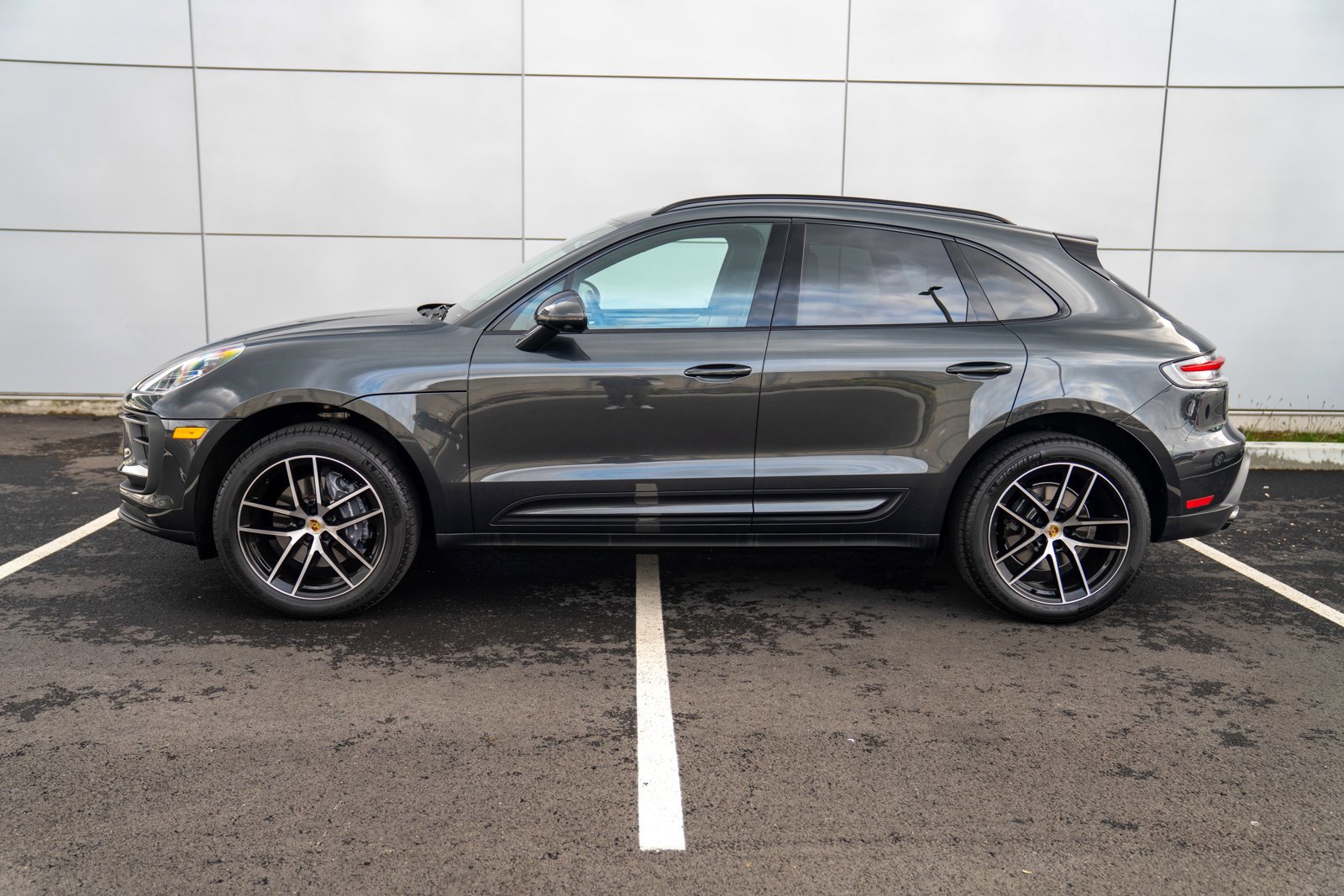 Certified 2025 Porsche Macan video 2