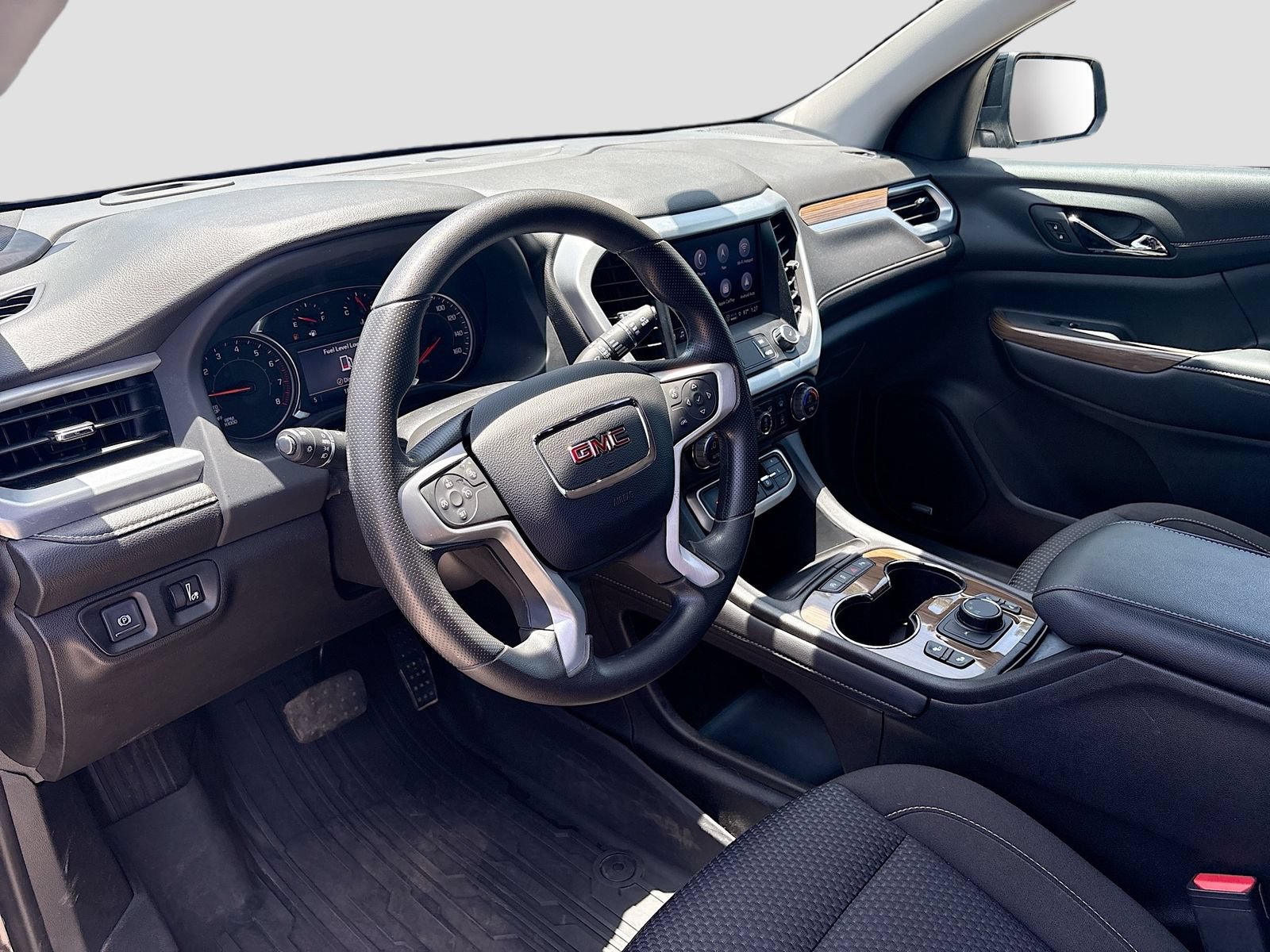 Used 2023 GMC Acadia SLE w/ Driver Convenience Package FWD image 9