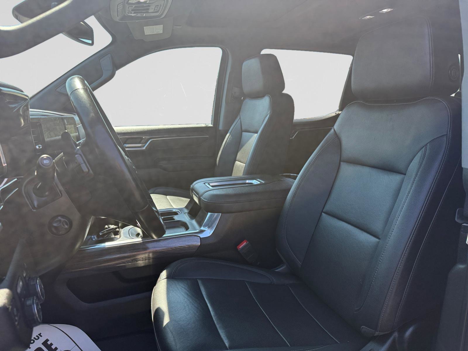 Used 2022 Chevrolet Silverado 1500 LTZ w/ LTZ Premium Package AWD/4WD image 9