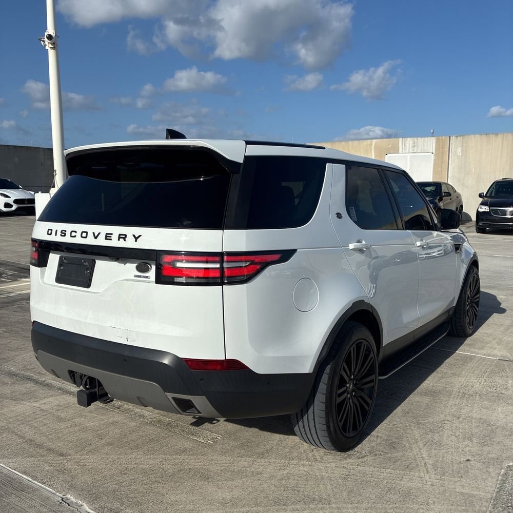 Used 2017 Land Rover Discovery HSE AWD/4WD image 5