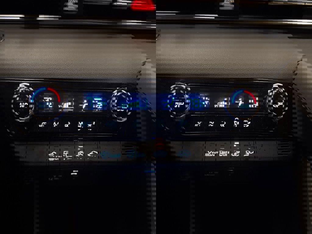 New 2025 Hyundai Elantra Sport image 20