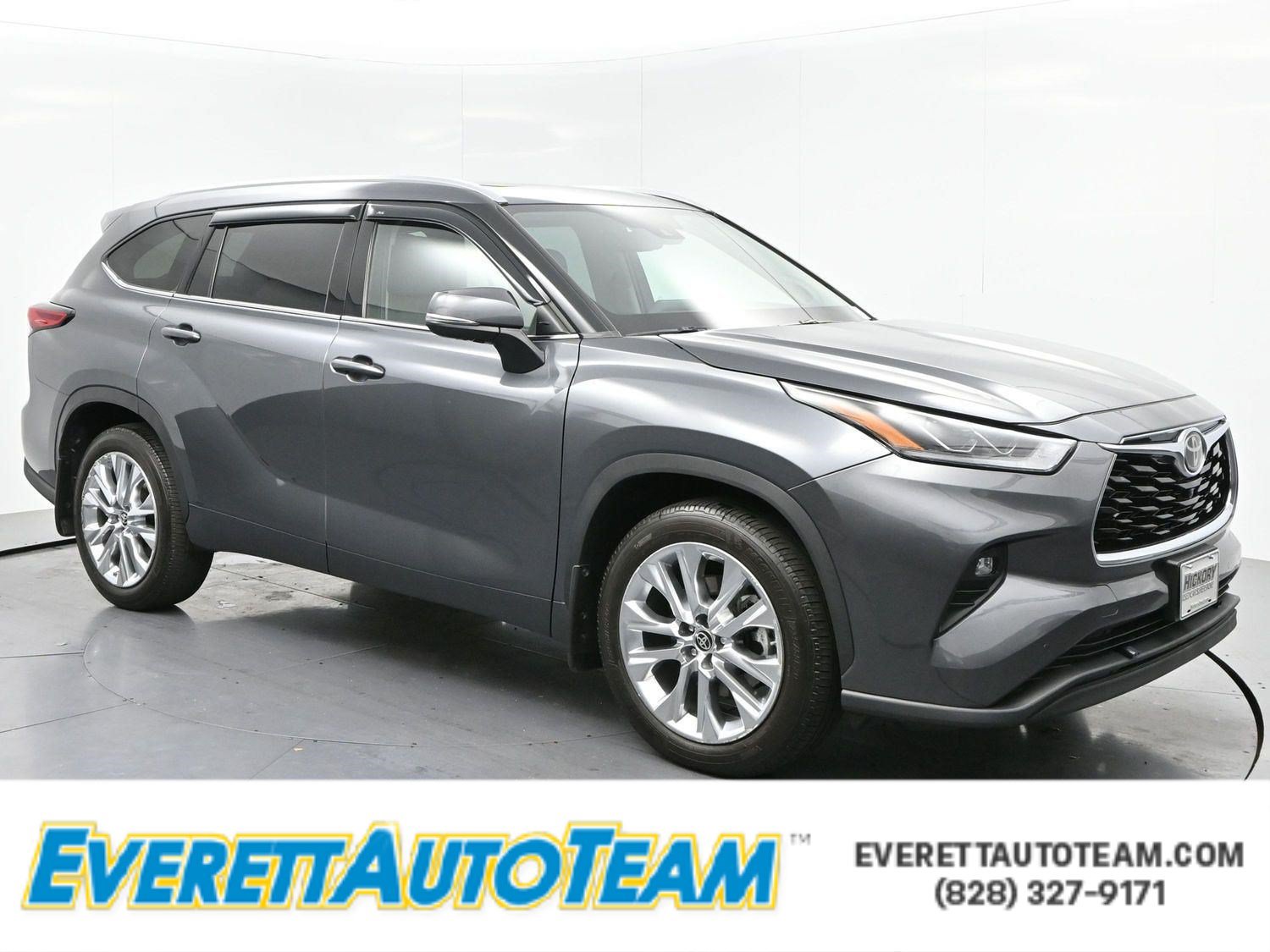 Used 2021 Toyota Highlander Limited AWD/4WD image 1