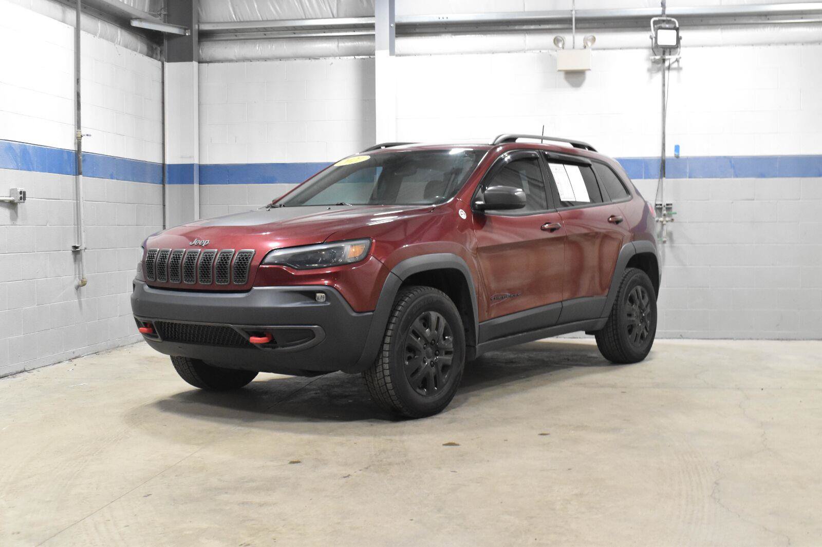 Used 2021 Jeep Cherokee Trailhawk w/ Comfort & Convenience Group AWD/4WD image 2