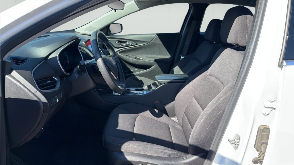Used 2024 Chevrolet Malibu LT FWD image 9