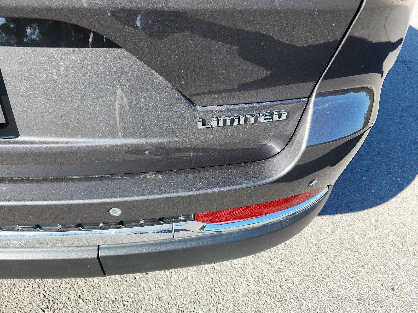 Used 2022 Jeep Grand Cherokee Limited w/ Trailer Tow Prep Group (B) image 5