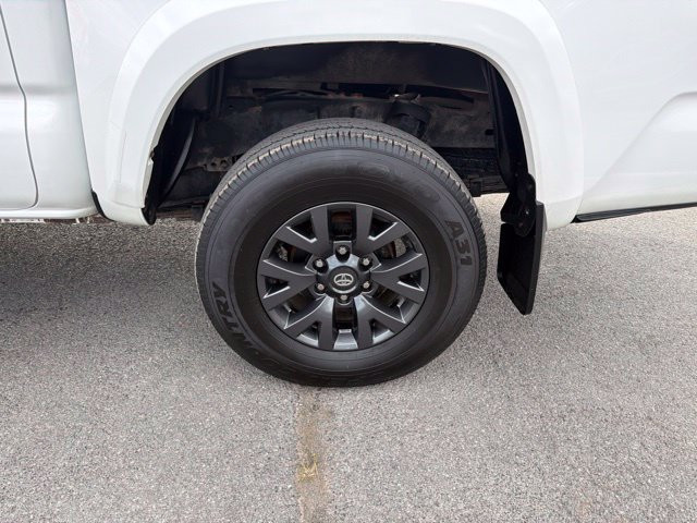 Used 2023 Toyota Tacoma SR5 AWD/4WD image 14