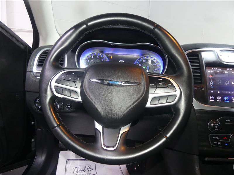 Used 2018 Chrysler 300 Touring w/ Driver Convenience Group AWD/4WD image 29