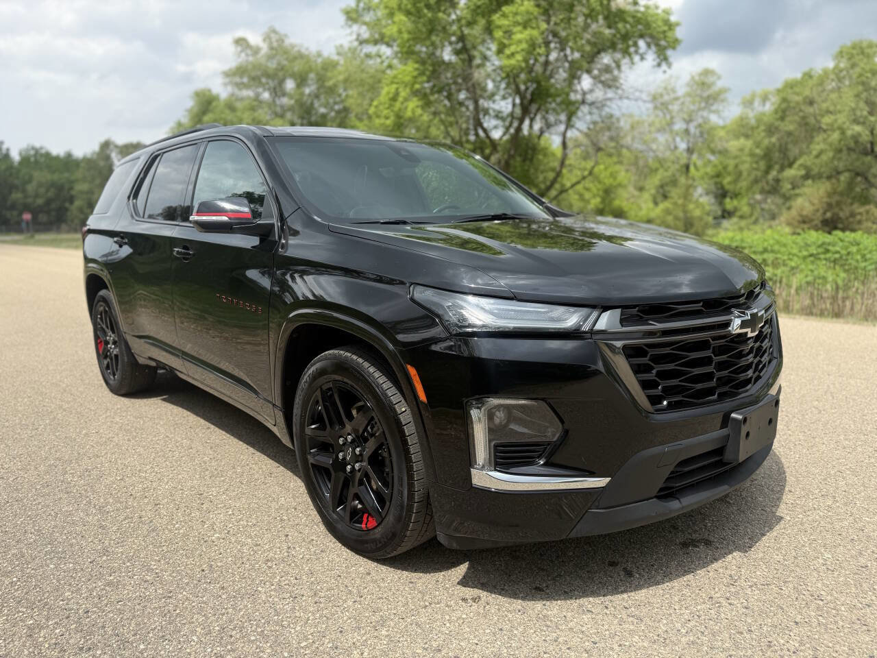 Used 2022 Chevrolet Traverse Premier w/ Redline Edition image 4